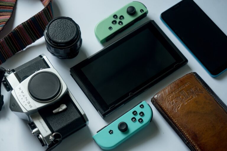 Quels sont les gadgets indispensables pour une geekette connectée ?