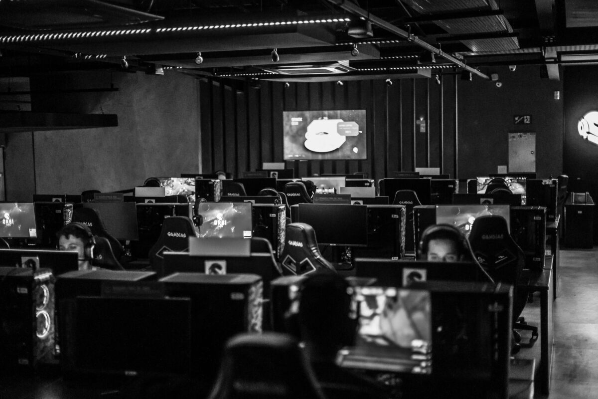 Jeux vidéo à Bordeaux : une rentrée active dans une industrie plus prudente